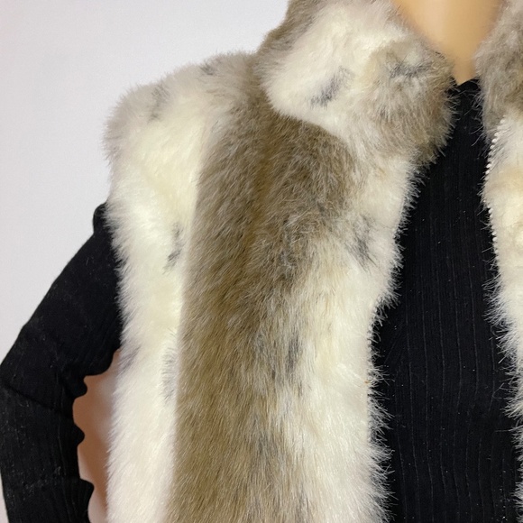 Vintage faux fur cream tan gray zipper mock collared vest with pockets! - Picture 3 of 14